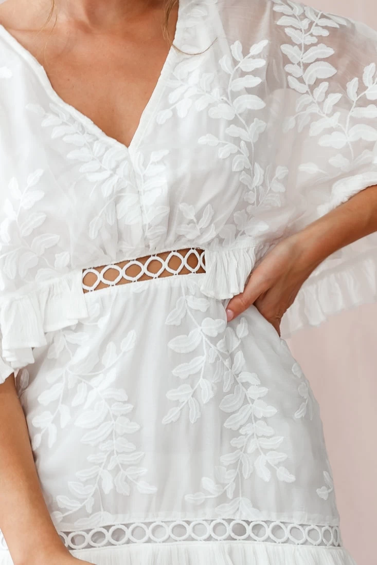 Caspar Leafy Embroidered Dress White - Image 4