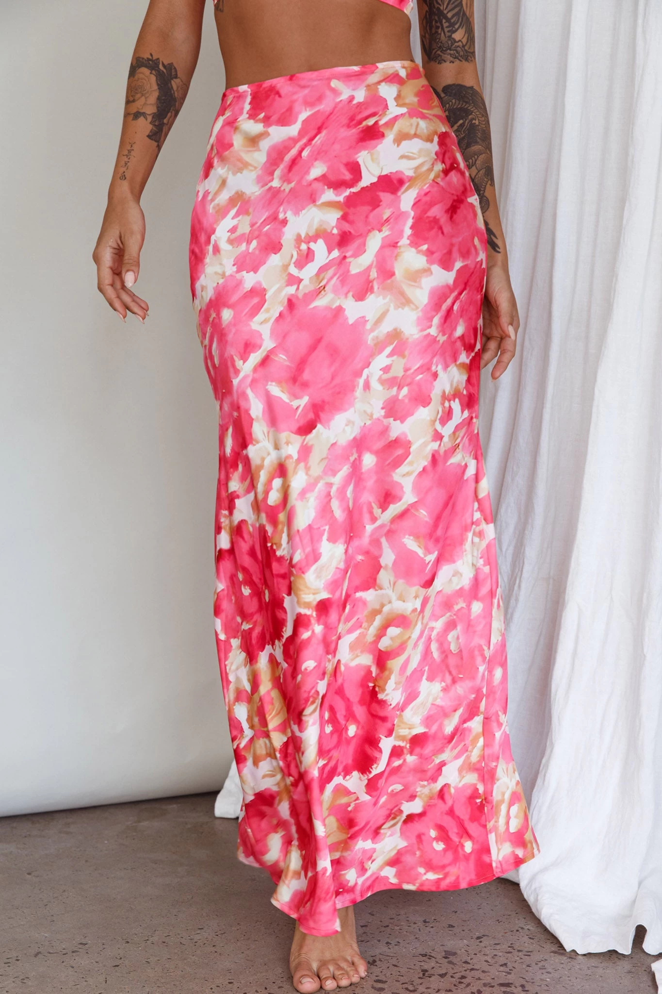 Well Versed Maxi Skirt Abstract Pink - Image 4