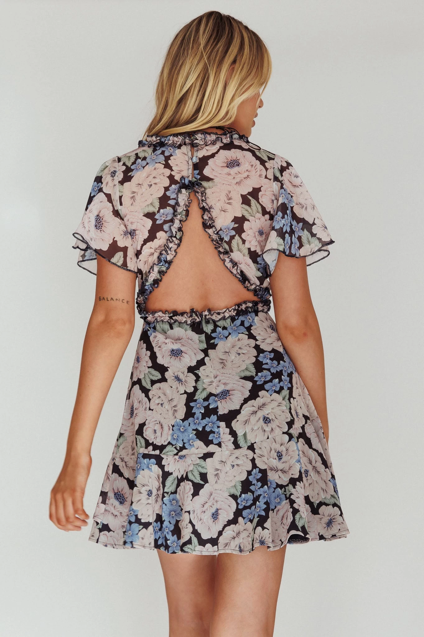 Laney Angel Sleeve Ruffle Dress Floral Blue - Image 2