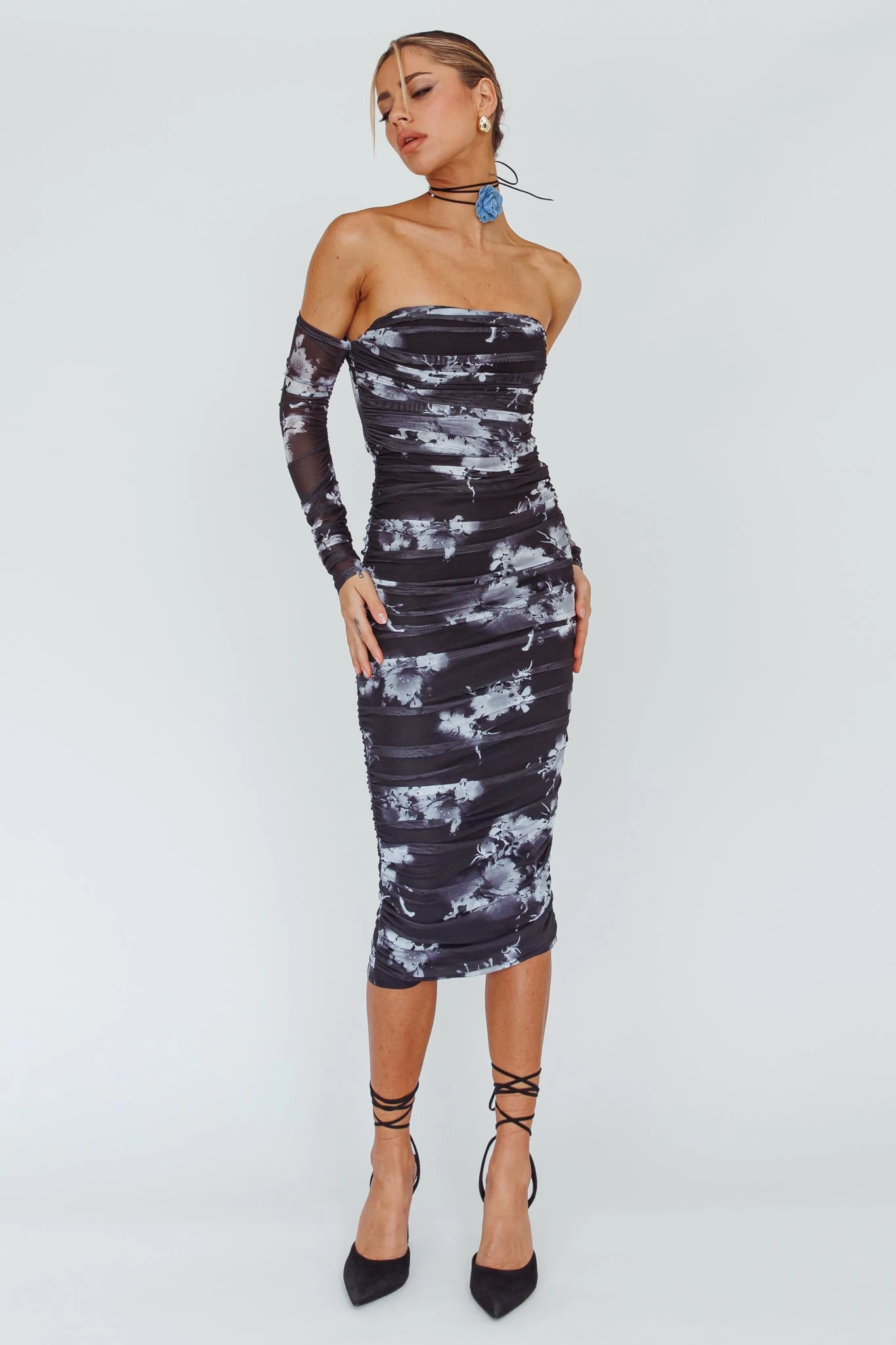 Cece Off-Shoulder Midi Dress Floral Black - Image 6