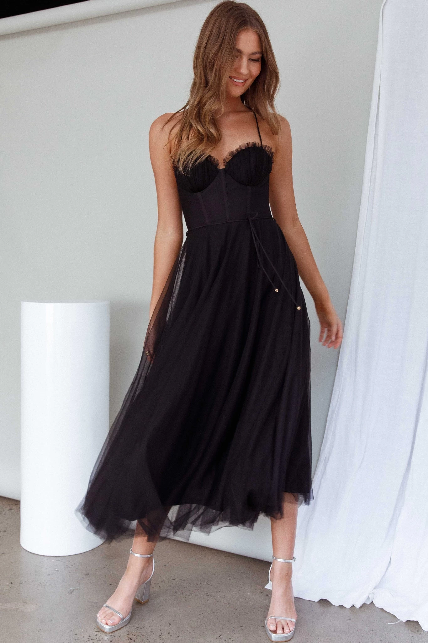 Smitten Sweetheart Neckline Chiffon Midi Dress Black - Image 5