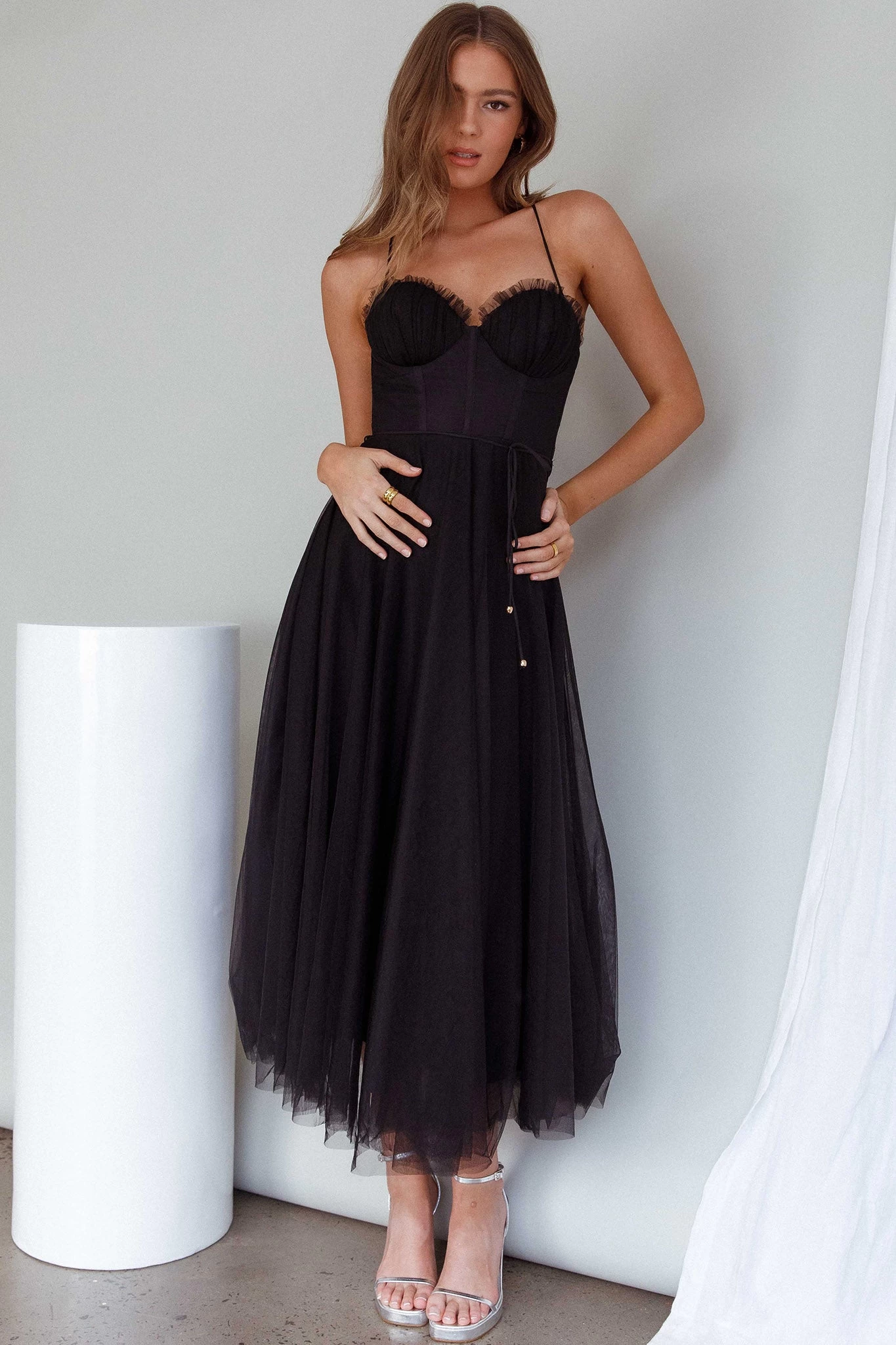 Smitten Sweetheart Neckline Chiffon Midi Dress Black - Image 7