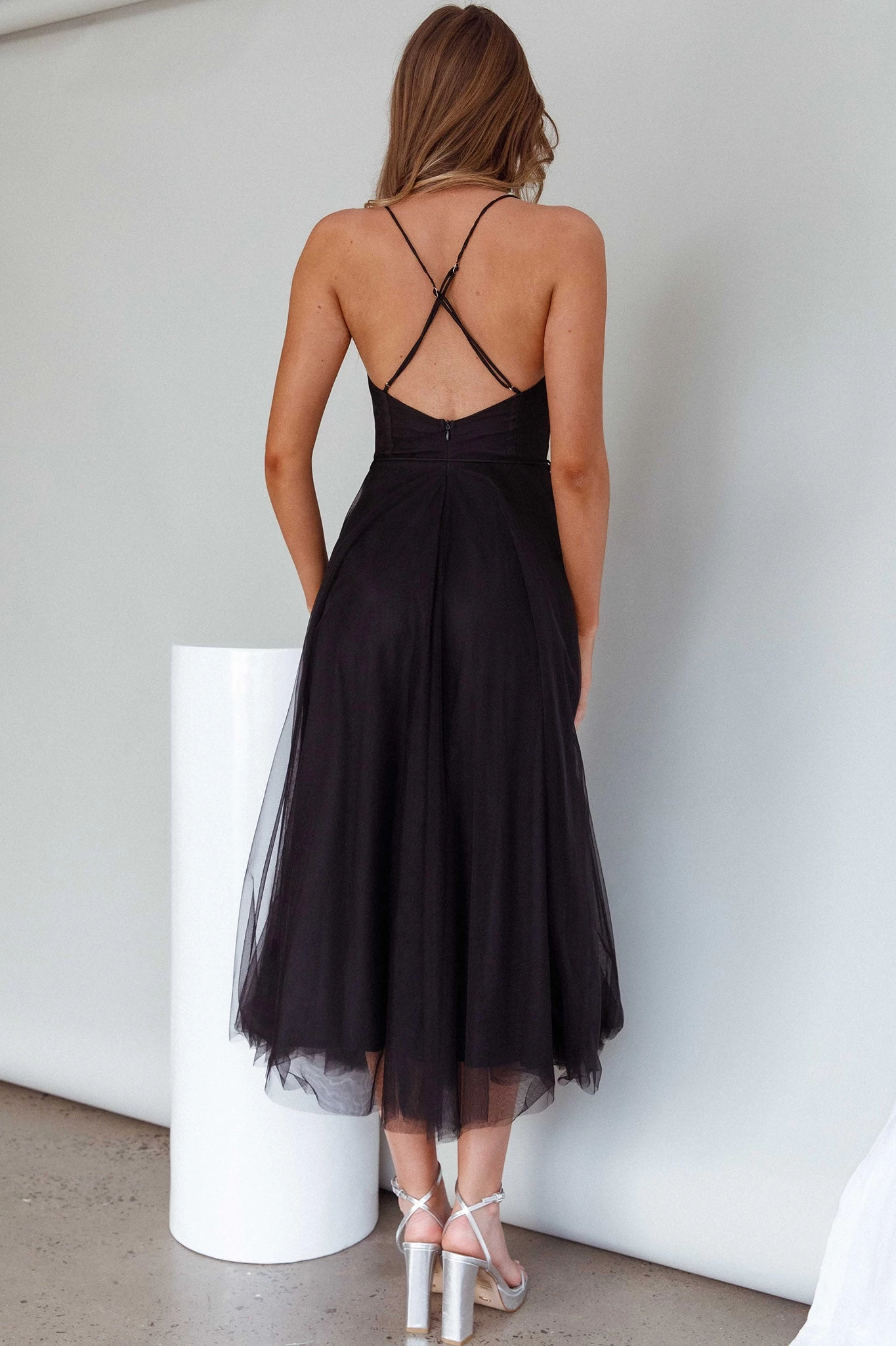 Smitten Sweetheart Neckline Chiffon Midi Dress Black - Image 8