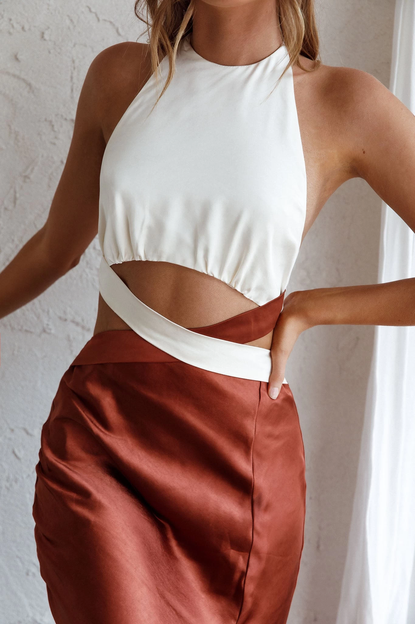 Social Butterfly Cut-Out Waist Midi Dress White Brown - Image 4