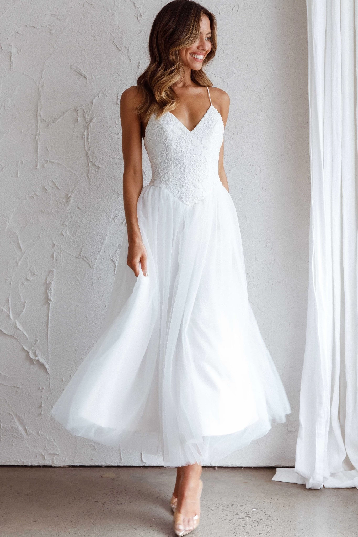 Novoli Floral Embroidery Midi Dress White - Image 3