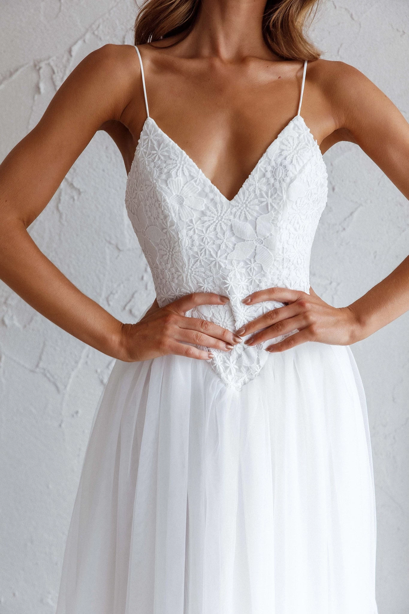 Novoli Floral Embroidery Midi Dress White - Image 4