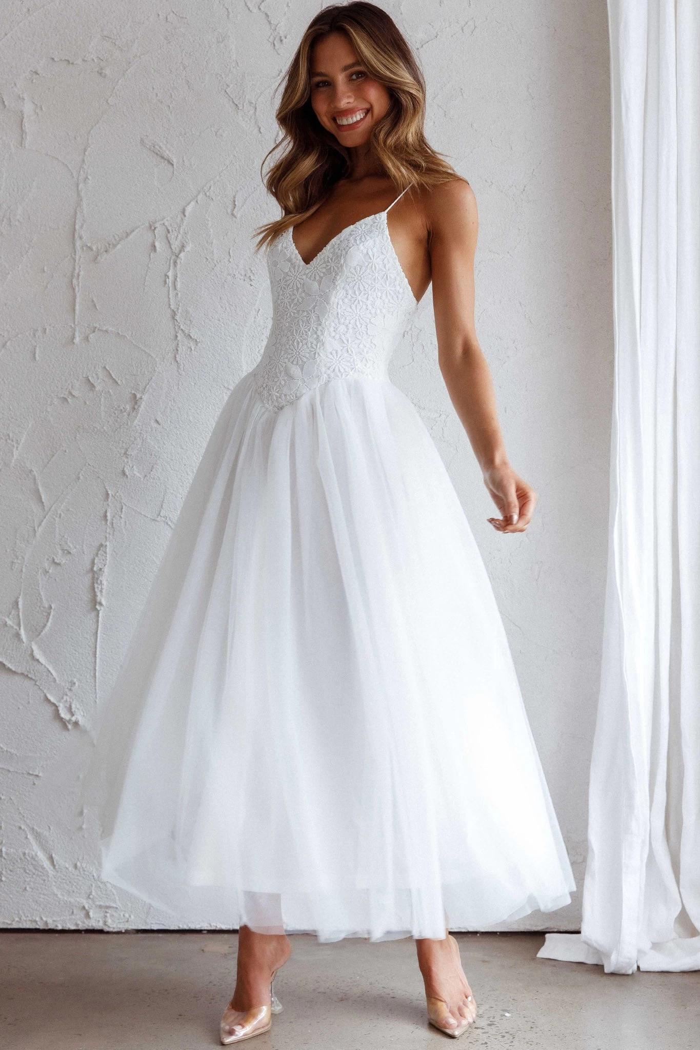 Novoli Floral Embroidery Midi Dress White - Image 5