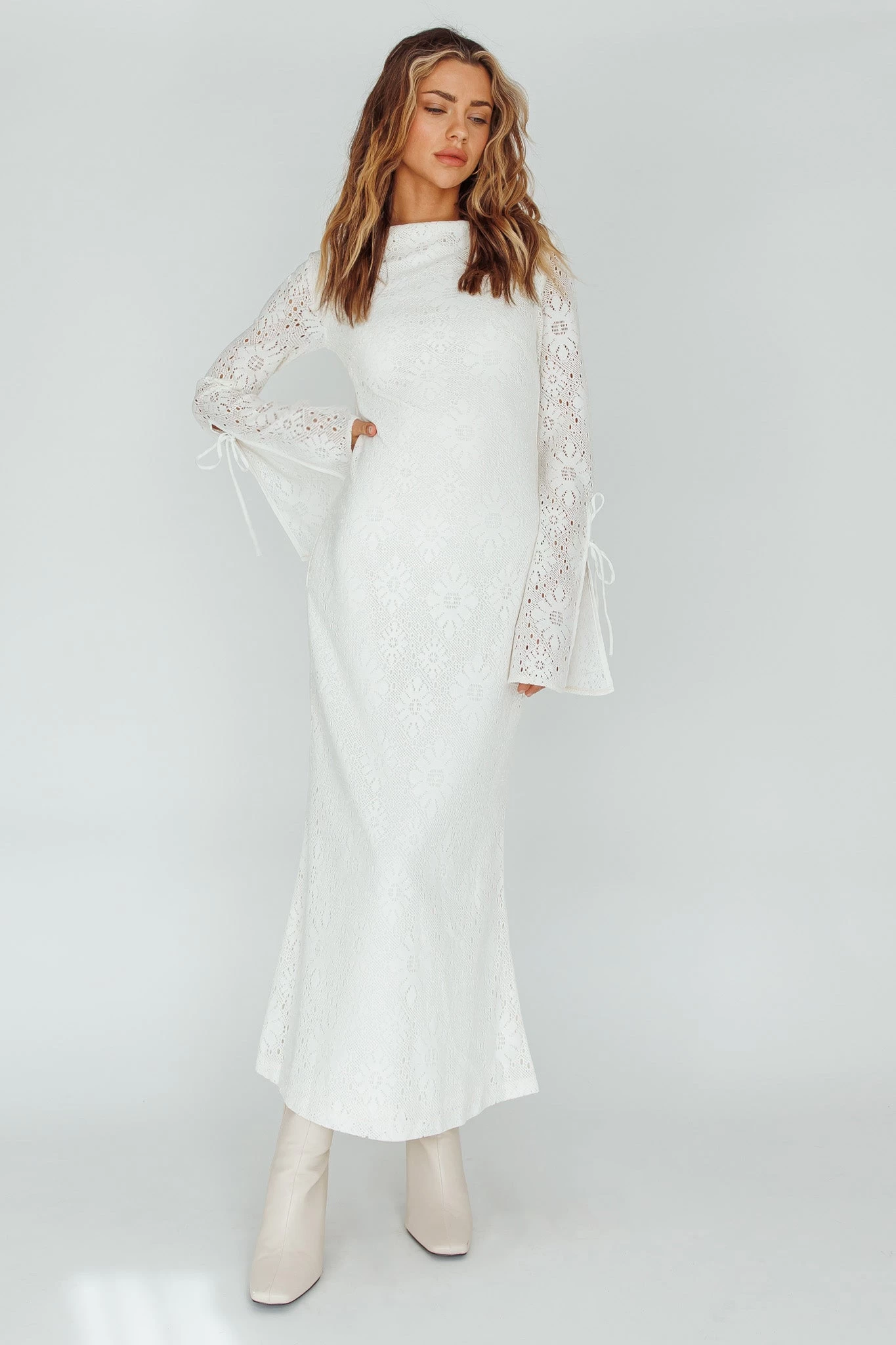 Kalia Long Sleeve Lace Midi Dress Cream