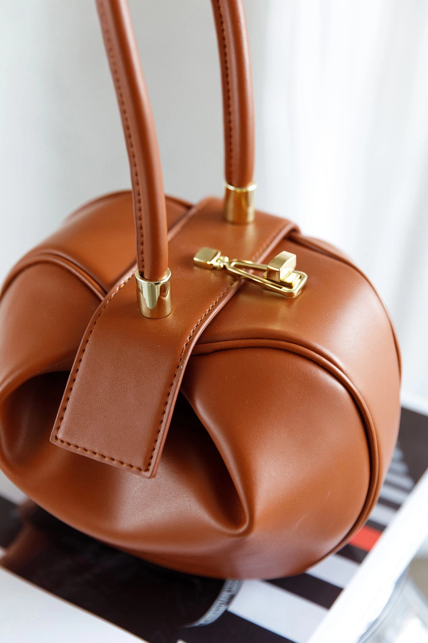 Billie Dumpling Hobo Bag Brown - Image 2