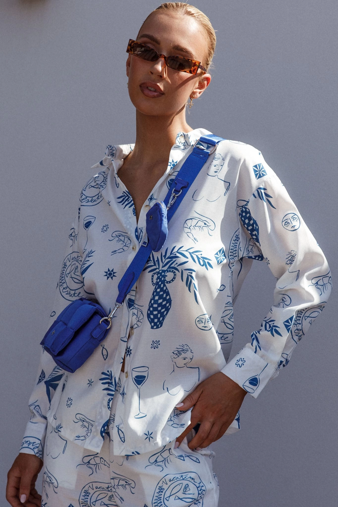 Peta And Jain Vespa Shoulder Bag Cobalt Blue - Image 3