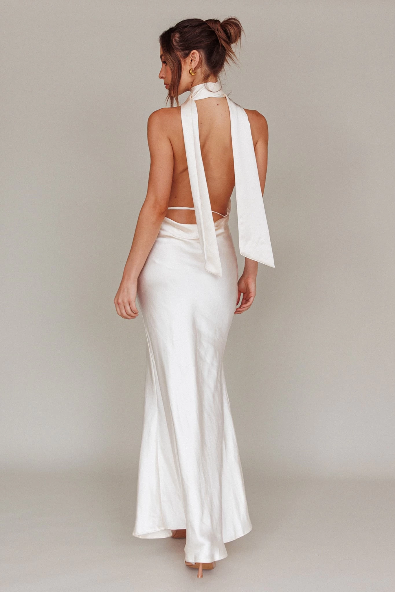 Italia Azure Halterneck Maxi Dress Oyster - Image 2