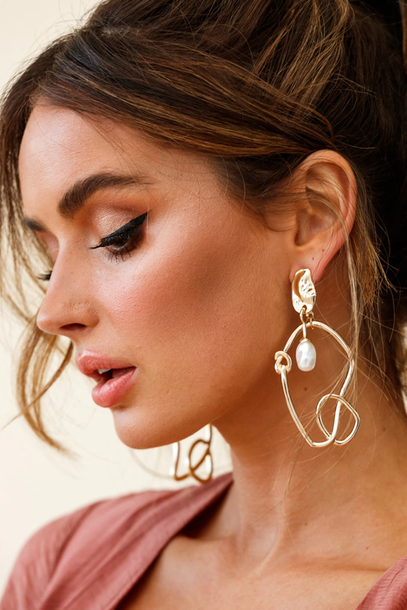 Paloma Abstract Pearl Drop Earrings Gold - Image 3