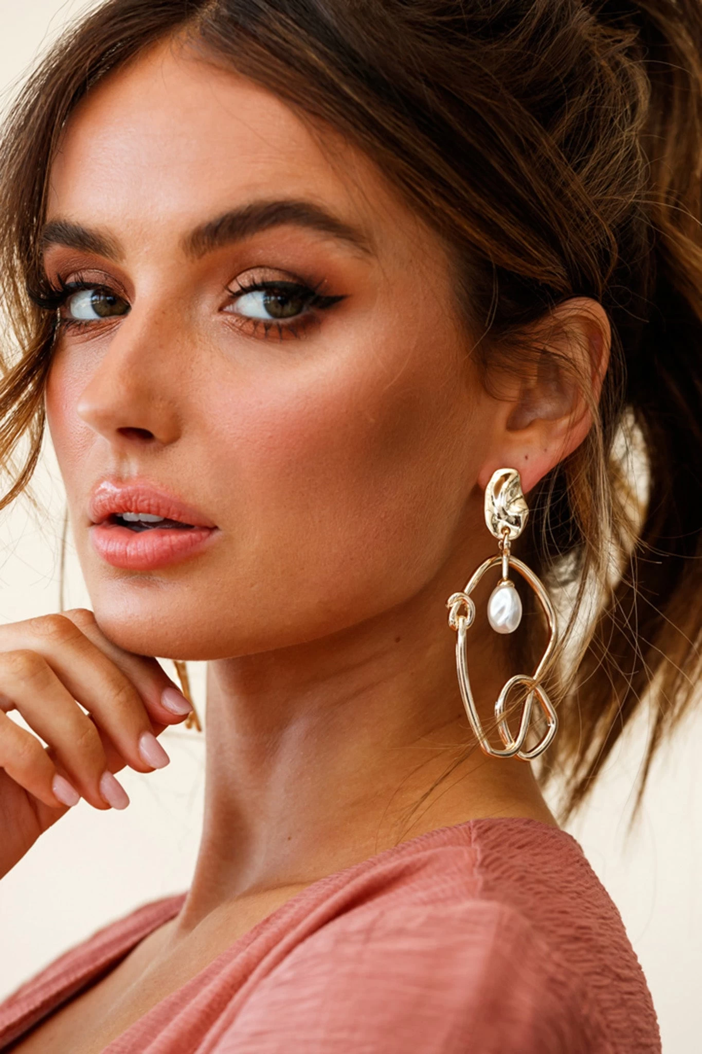 Paloma Abstract Pearl Drop Earrings Gold - Image 2