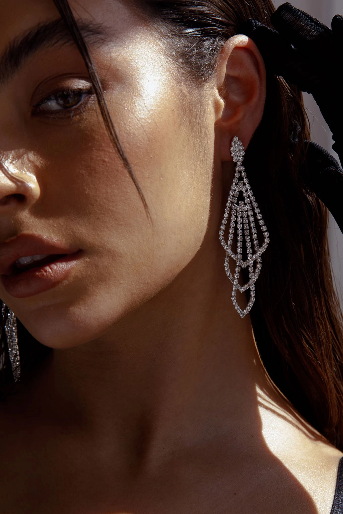 Evangelina Chandelier Earrings Silver - Image 3