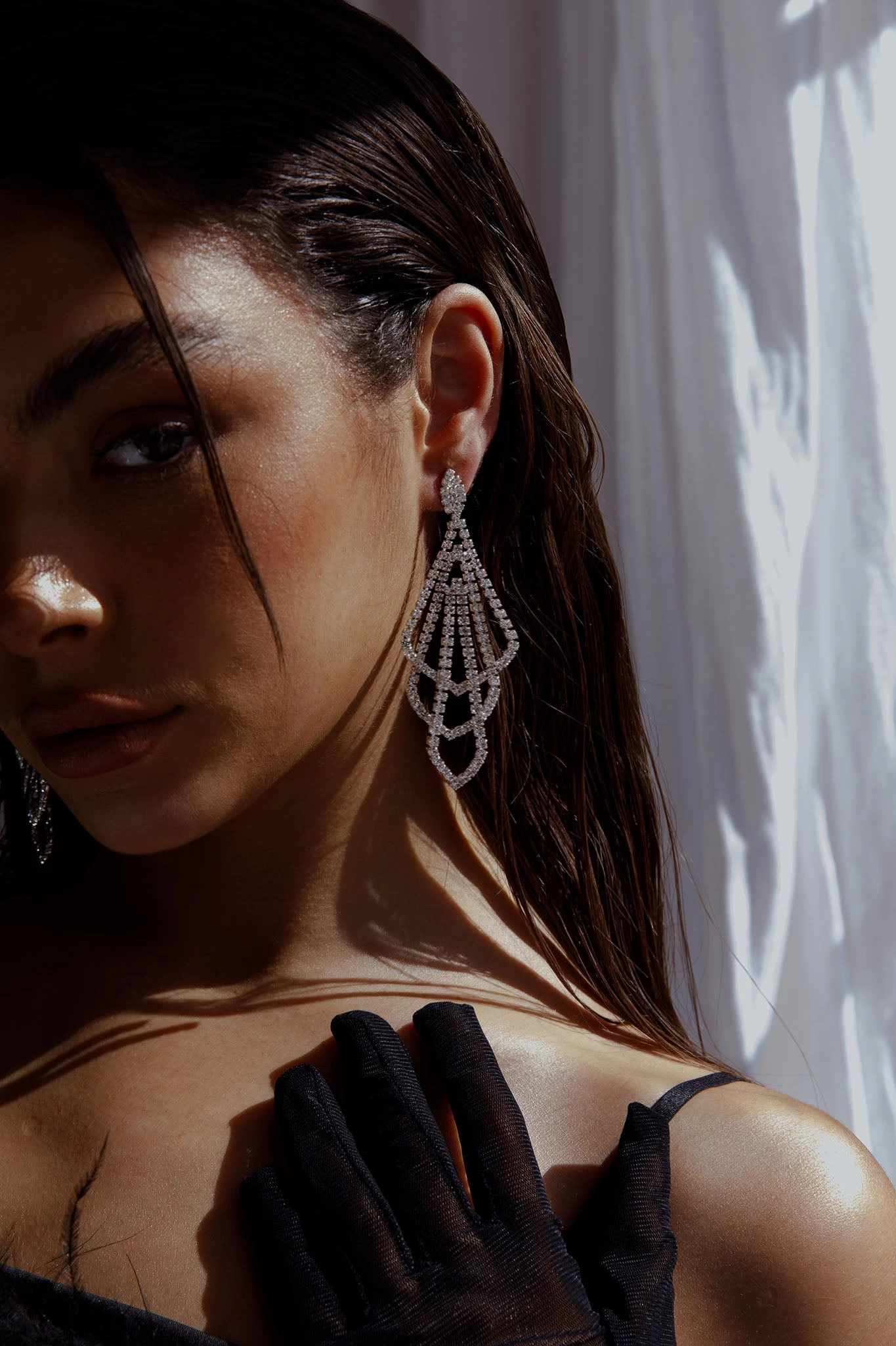 Evangelina Chandelier Earrings Silver - Image 4