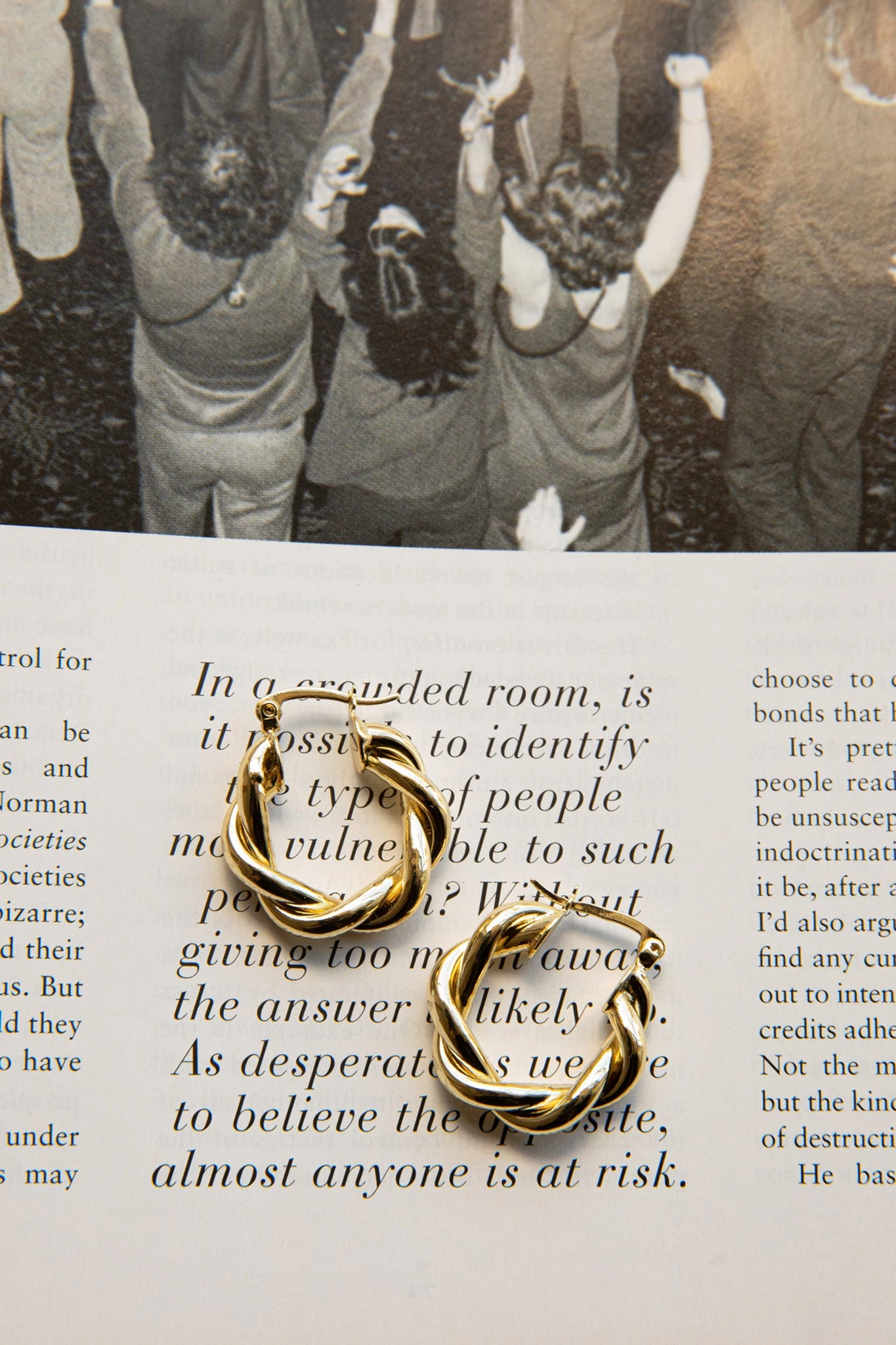 Fate Rope Hoop Earrings Gold - Image 3