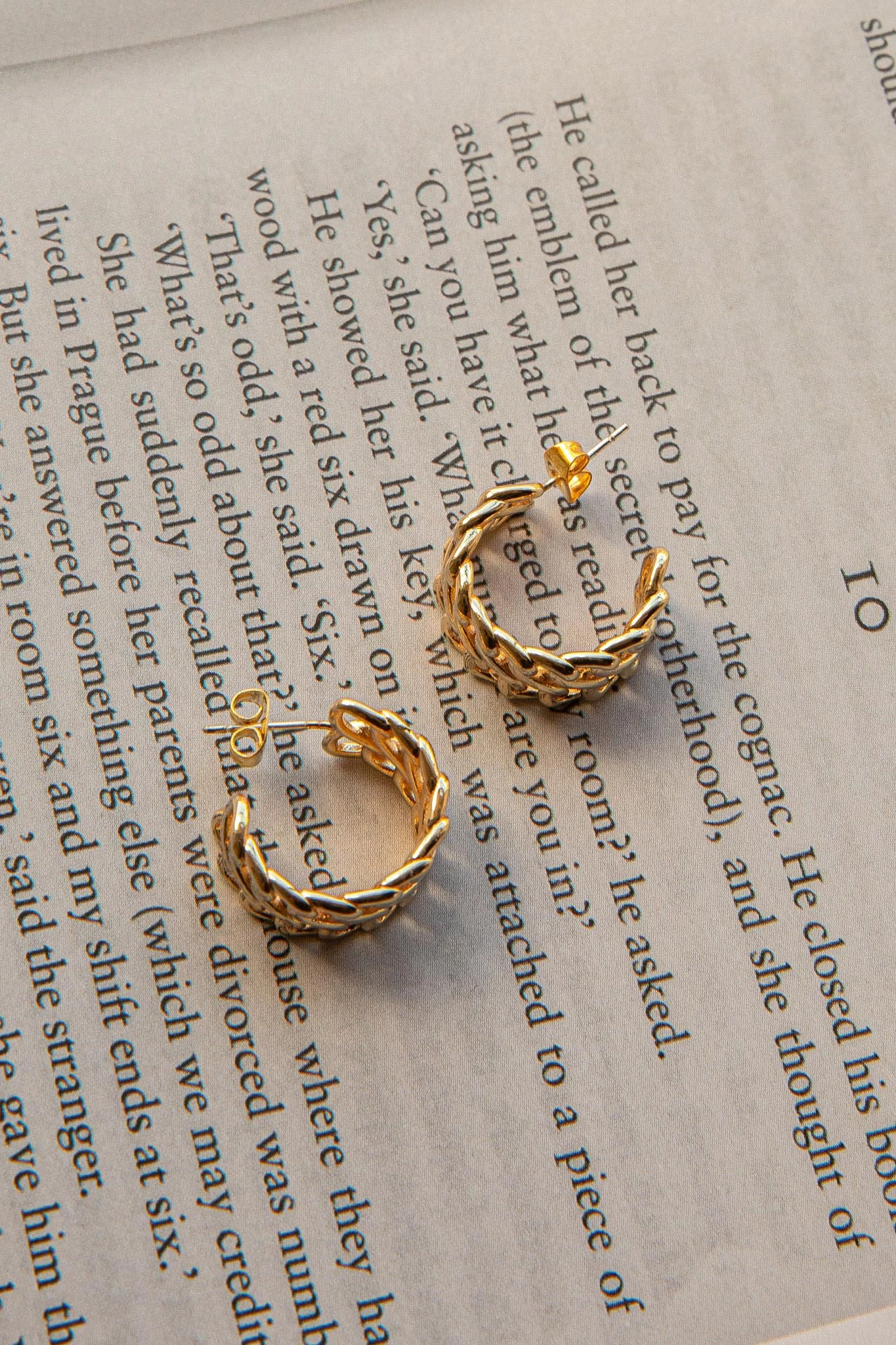 Damian Open Chain Hoop Earrings Gold - Image 6