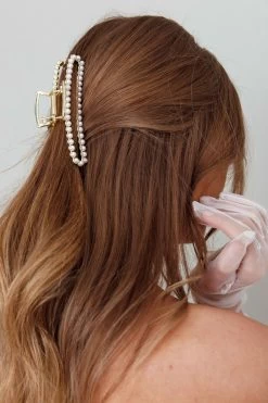 Ellie Pearl Square Claw Gold