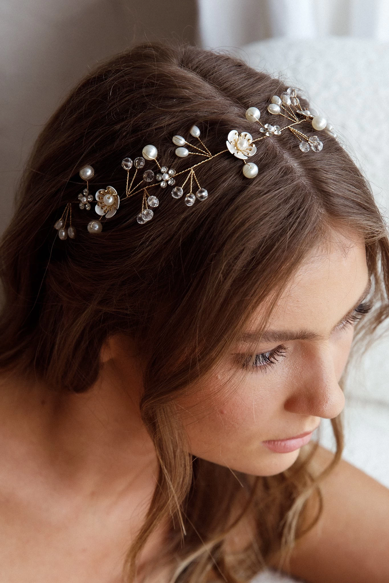 Flower & Pearl Wire Headband Gold - Image 2
