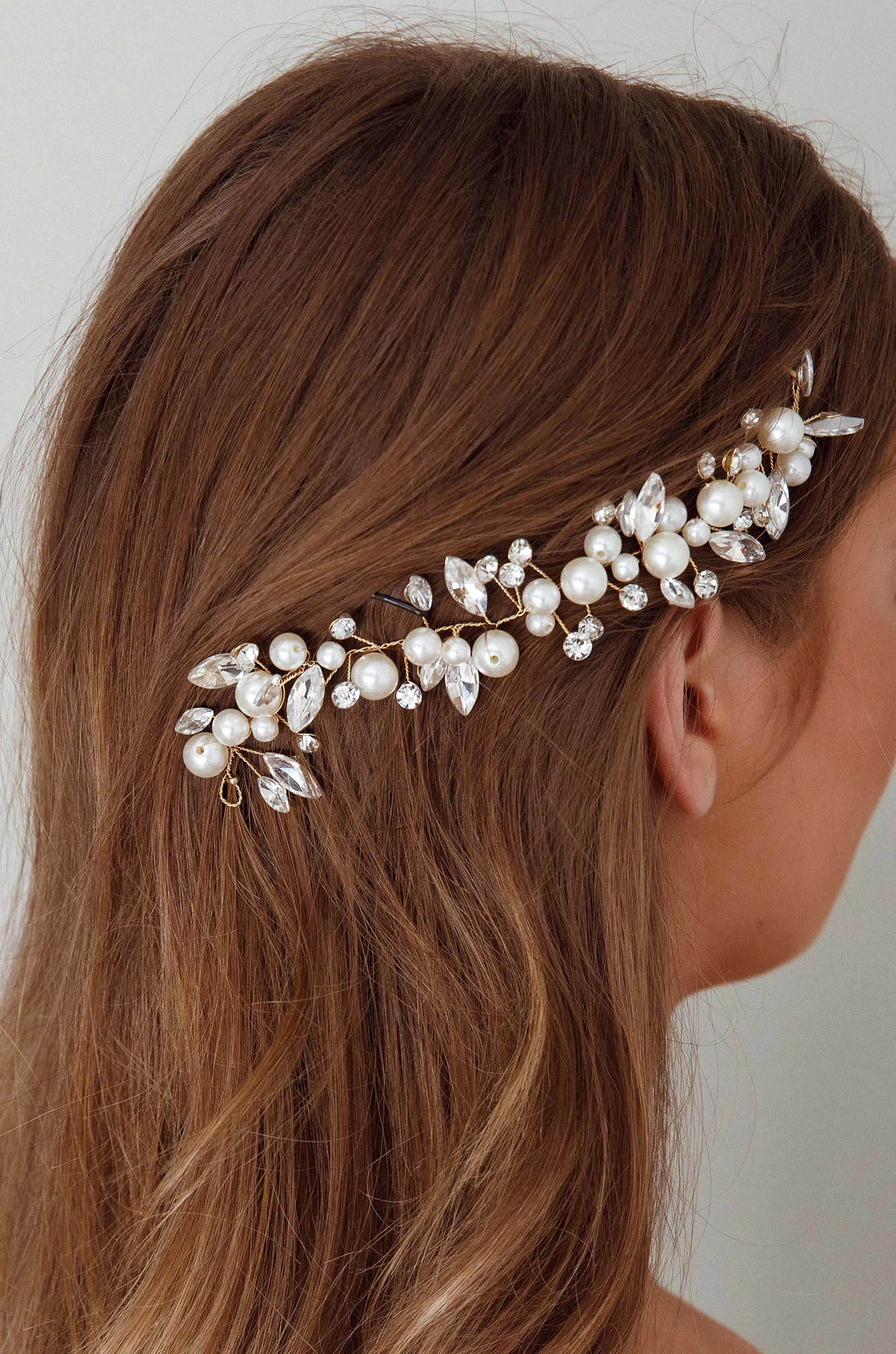 Artemis Pearl & Crystal Hair Pin Gold - Image 3