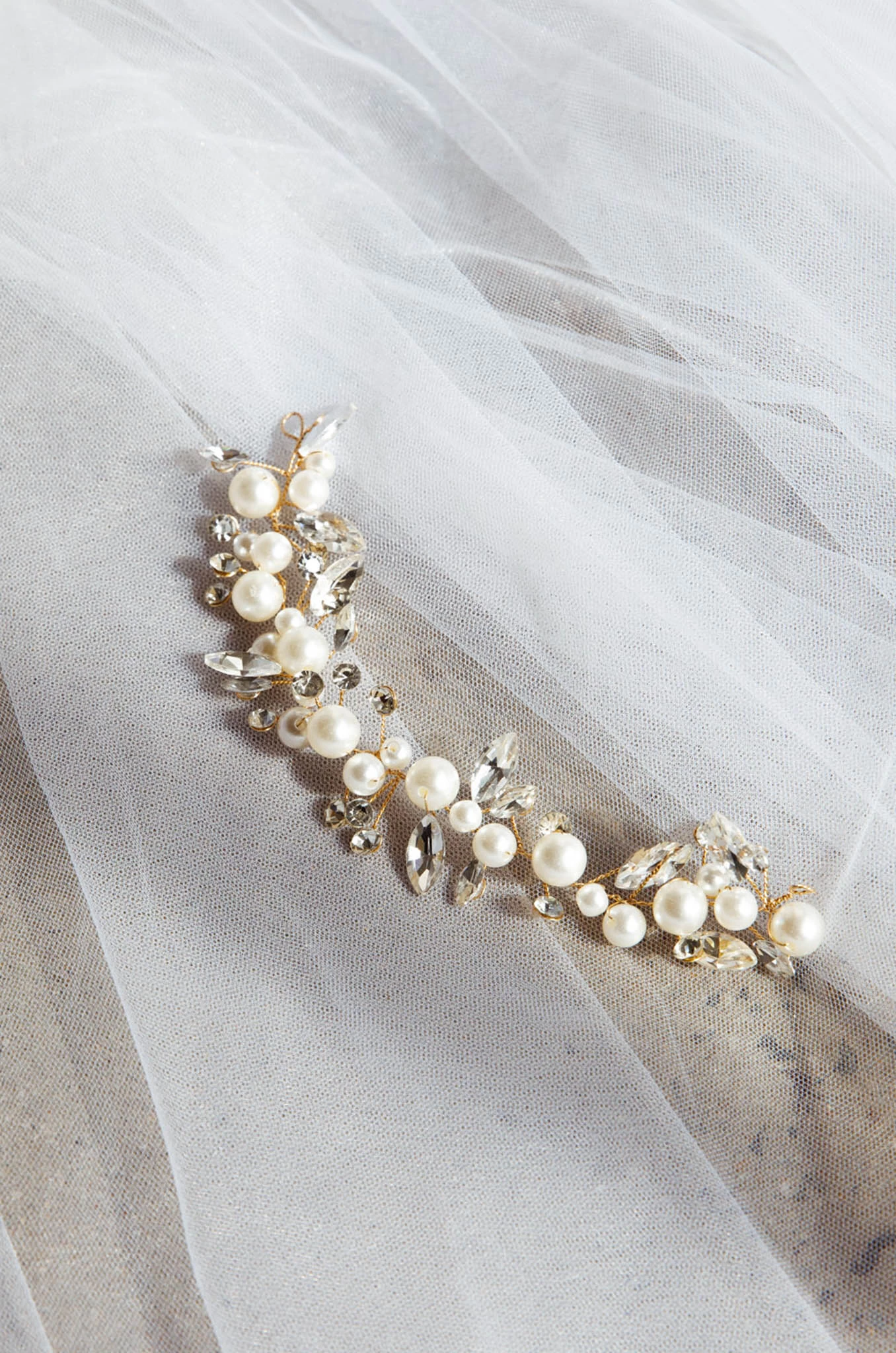 Artemis Pearl & Crystal Hair Pin Gold - Image 5