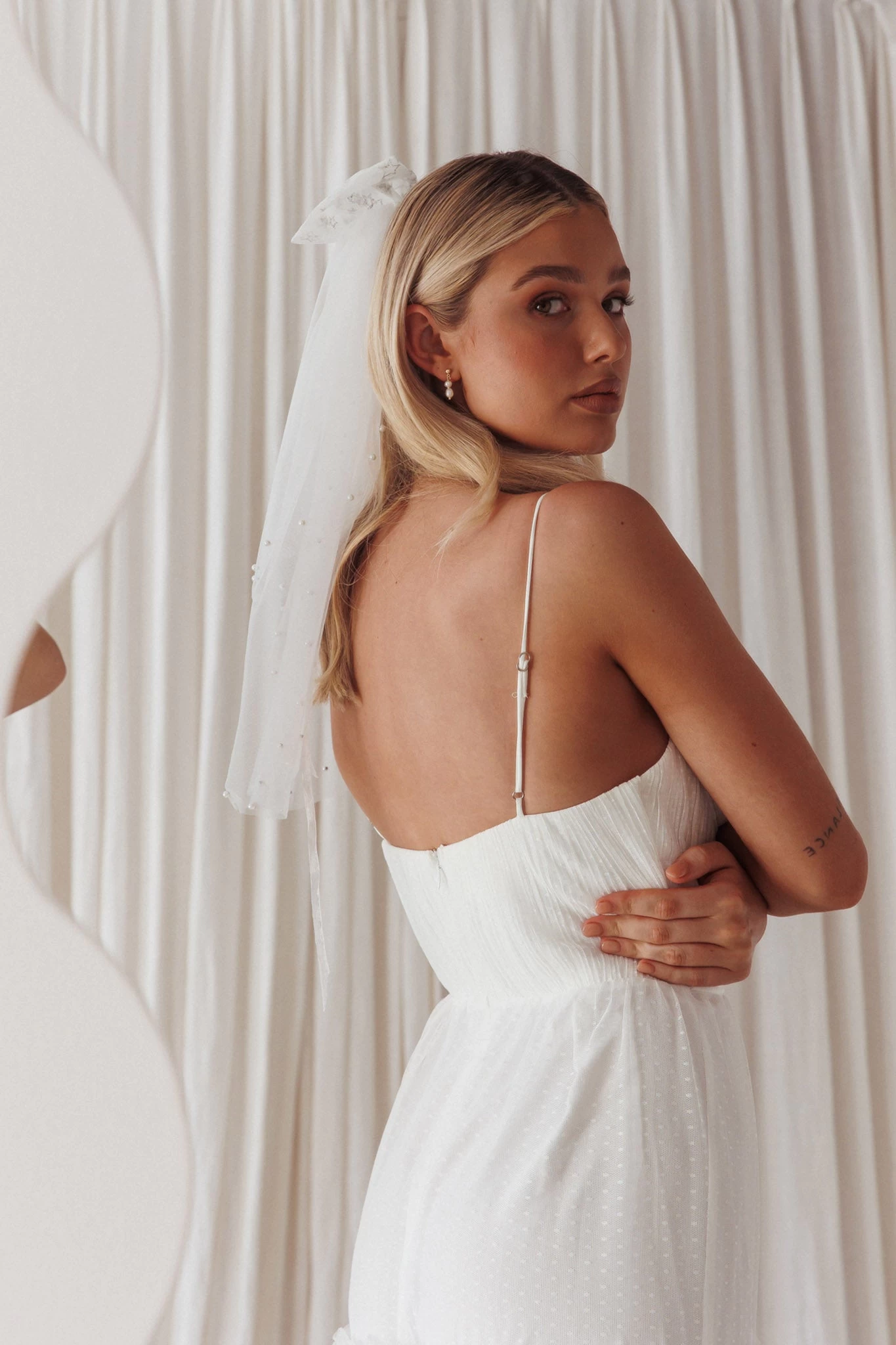 Bella Pearl & Glitter Star Veil White - Image 5