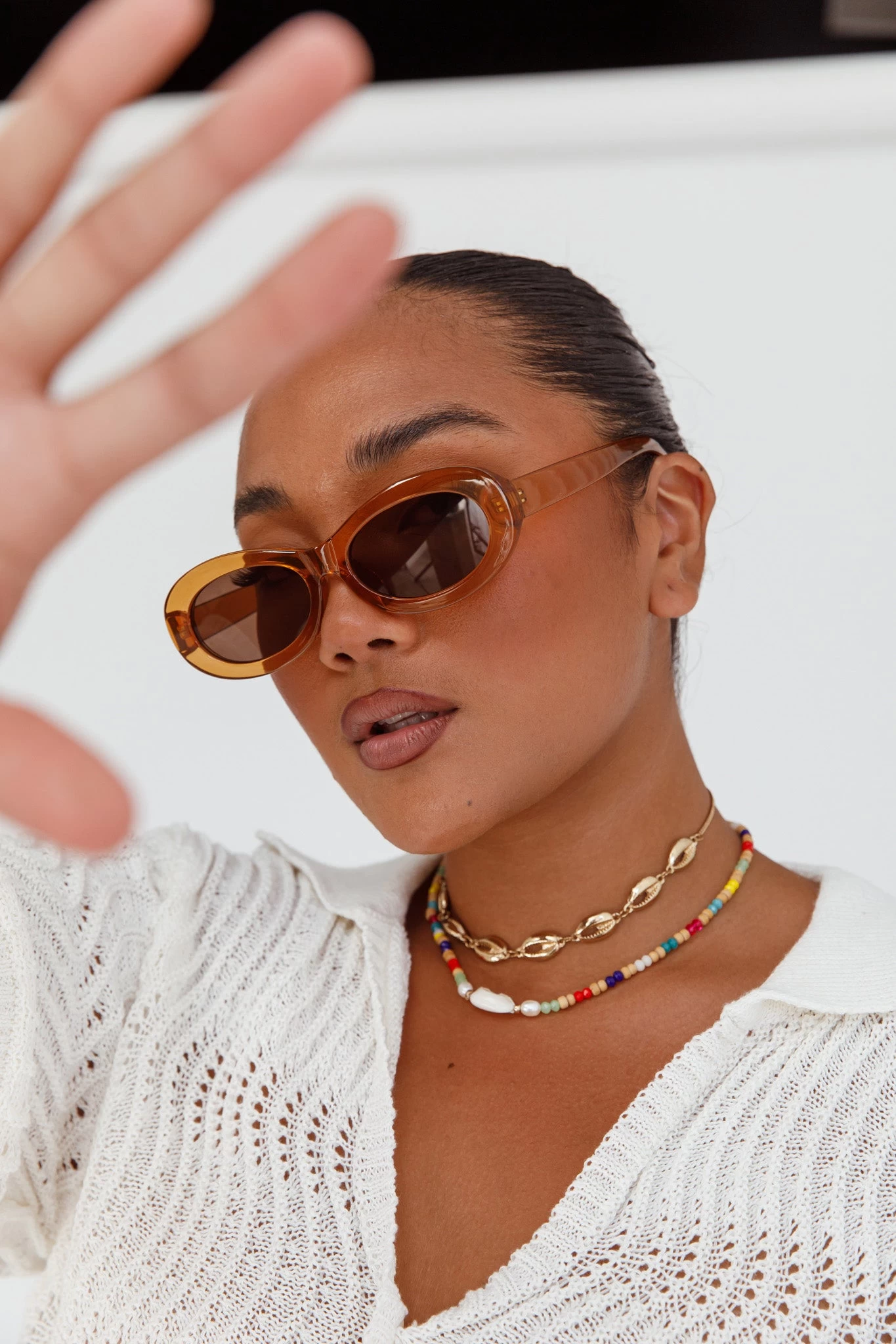 Charlie Neon Oval Sunglasses Tea - Image 7