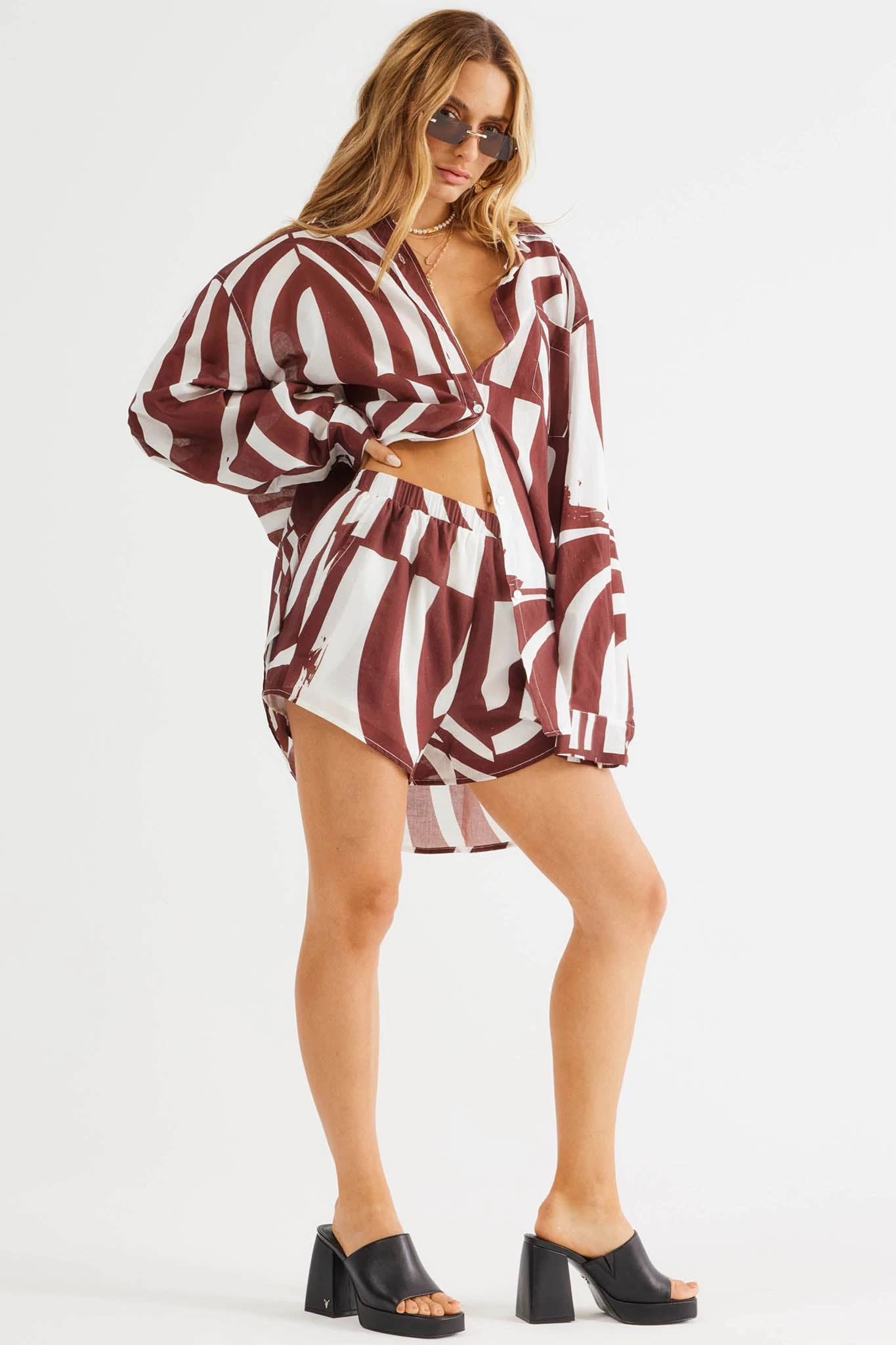 SNDYS Heather Shorts Swirl Brown - Image 3