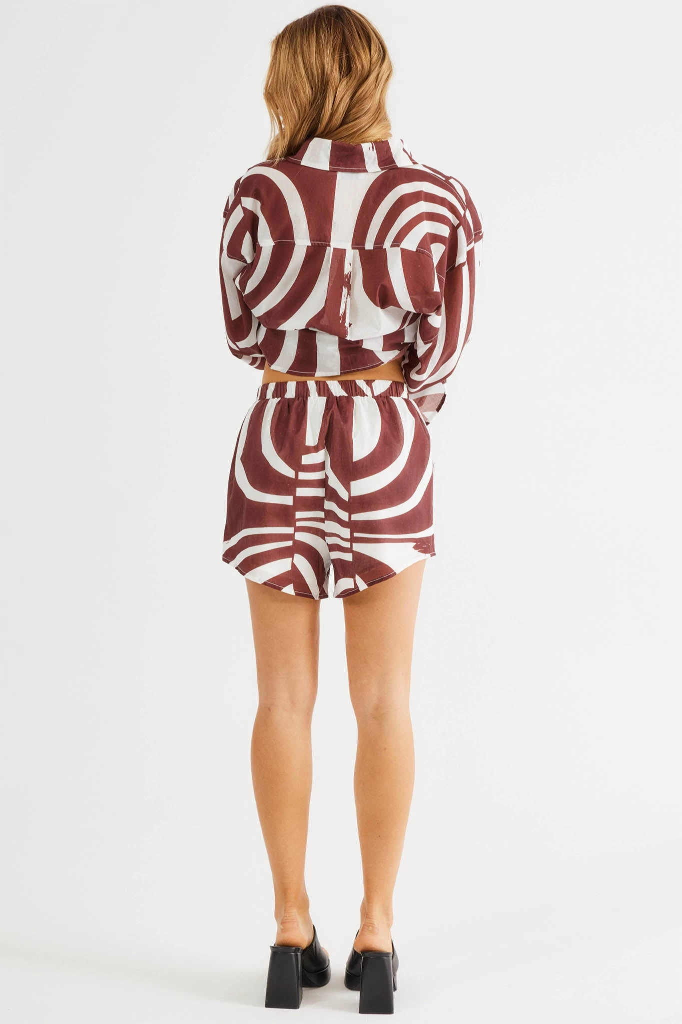 SNDYS Heather Shorts Swirl Brown - Image 2