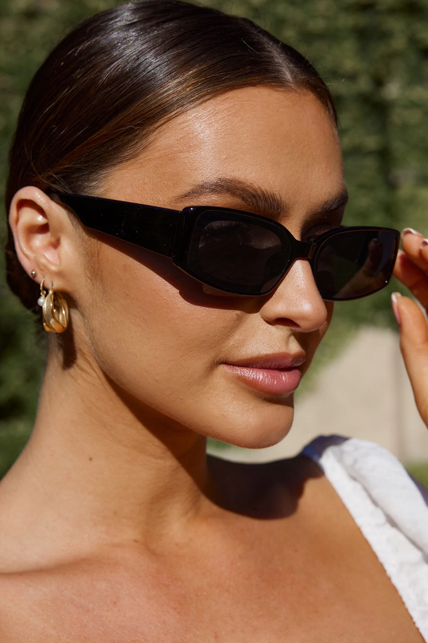 Kendall Slim Rectangle Sunglasses Black - Image 4