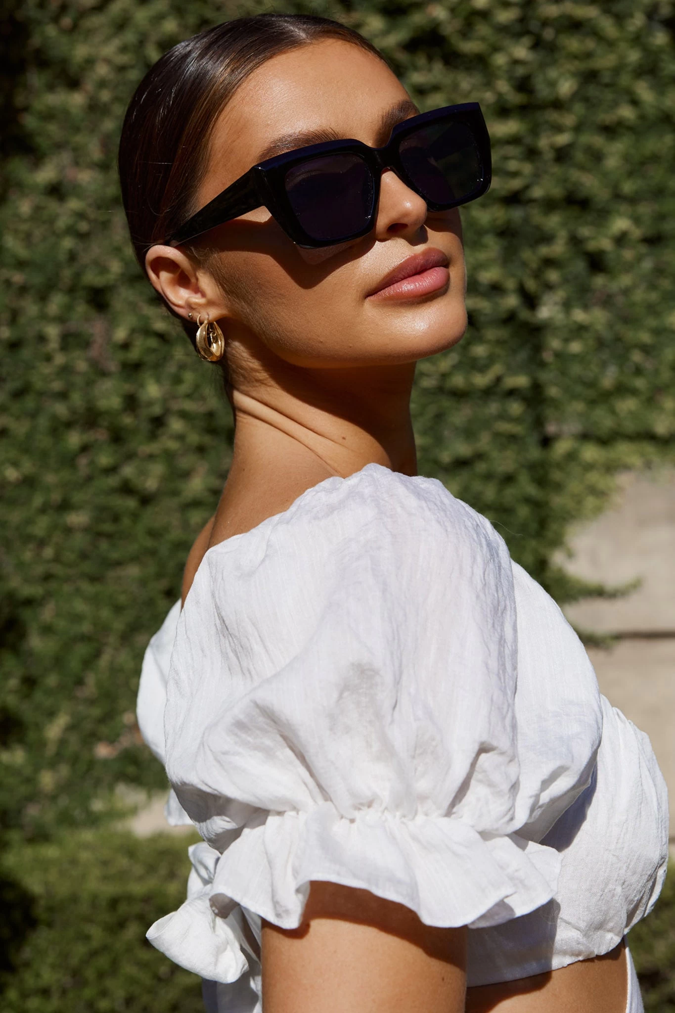 Cate Oversized Sunglasses Black - Image 2